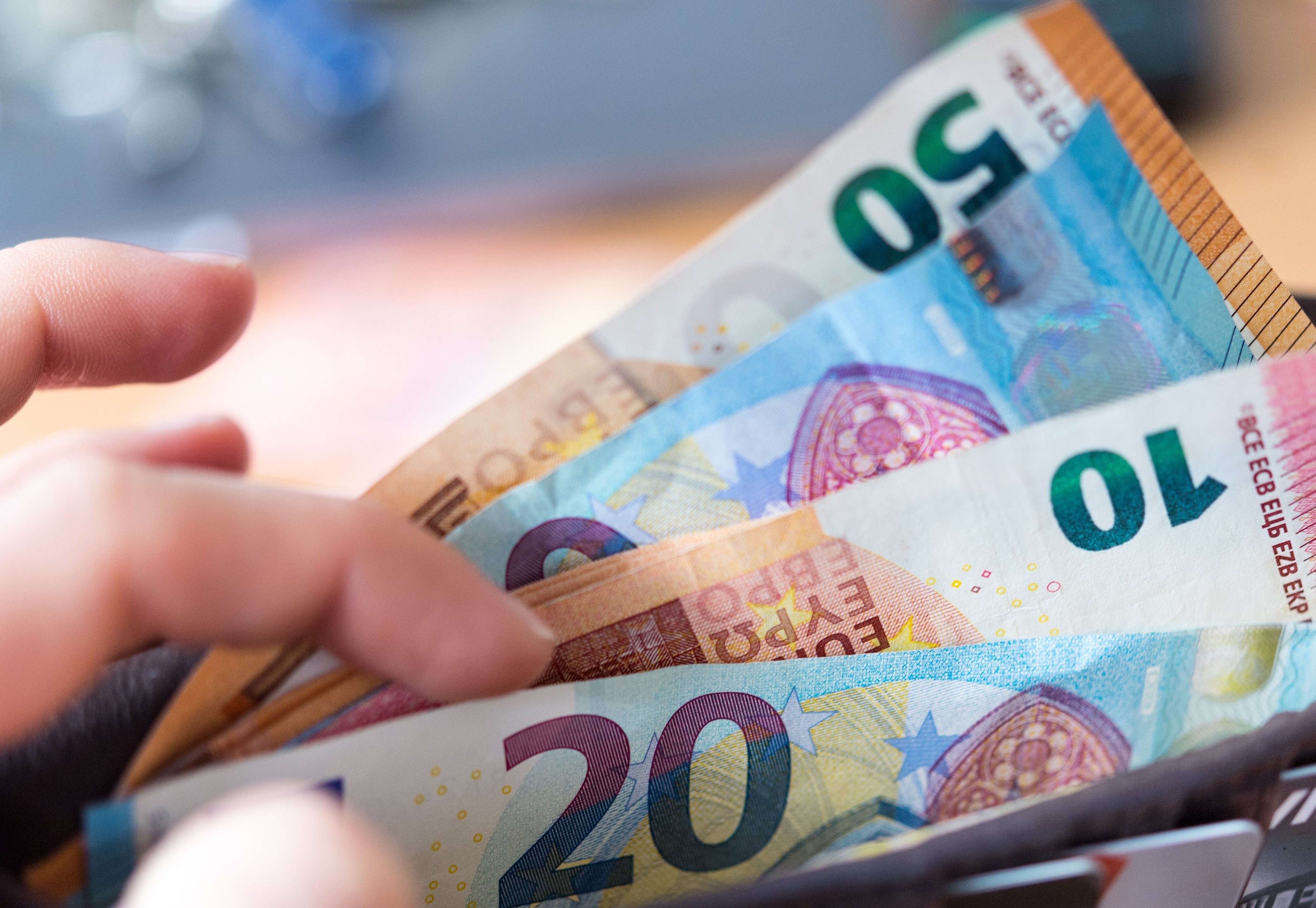 bankovky bankovka peniaze eura 